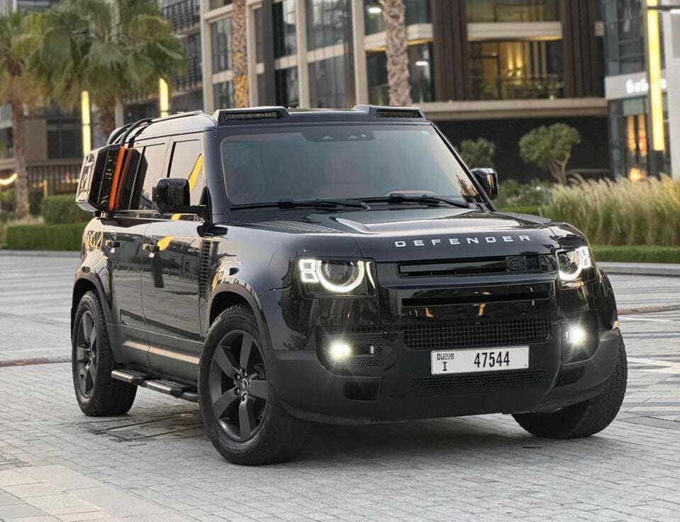 Land Rover Defender 2023